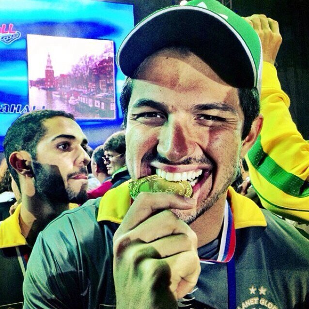 FCRomuloEstrela's profile picture. Fc dedicado ao ator @RomuloEstreIa atuando atualmente em #AlémDoHorizonte como Álvaro. Since: 19/11 Oficializado por ele, e 1 FC do ator.