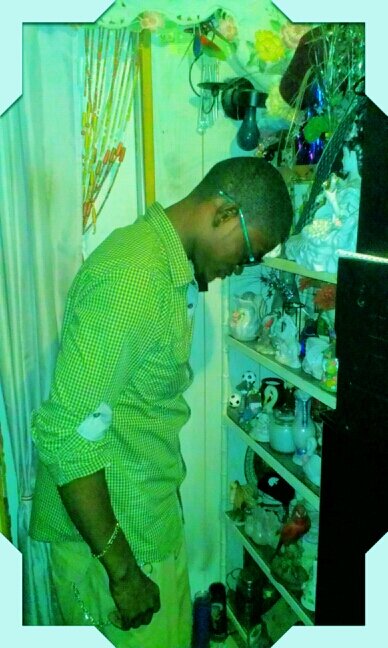 shinayderjoseph's profile picture. 