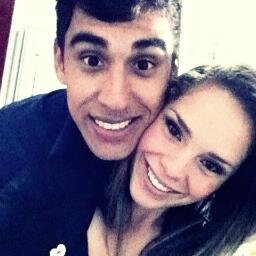 Uma Cânceriana de 16 anos, corinthiana, teimosa, simpatica, nervosa, feliz, caseira, ama estar entre a Familia, carinhosa, dedicada,  e MINEIRINHA UAI hahaha'