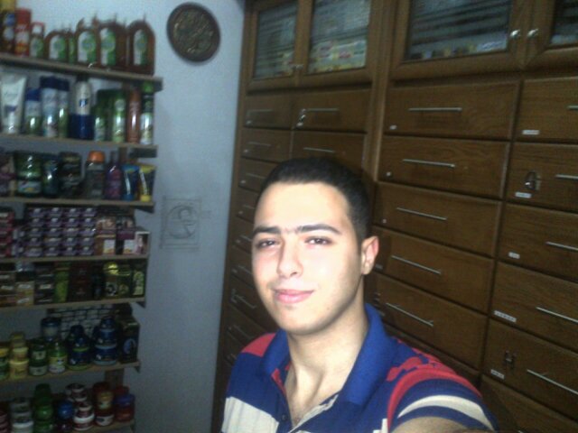 مسلم,مصري,عربي و افتخر      صيدلي                                 follow me I will  follow back