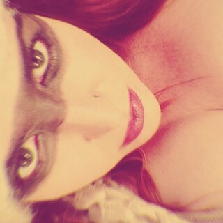 Si me sigues en Twitter te prometo que toda la vida, dia a dia, te demostrare lo que siento por ti, hasta que me aceptes.