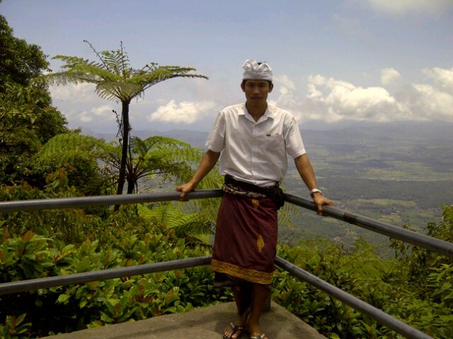 dewakariana's profile picture. 