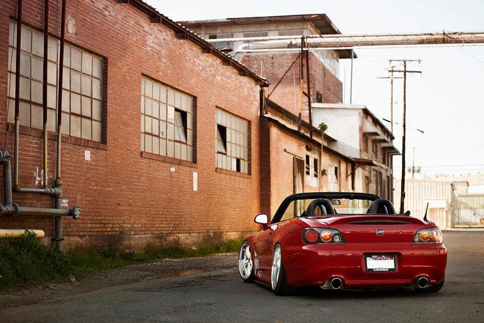 A community page dedicated to cars or bikes enthusiasts in AR.