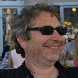 Curieux, amateur de nouvelles technologie et de vieux livres ....
