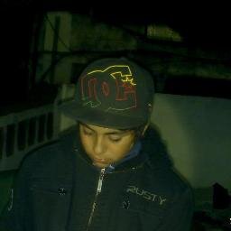 Soy Emi Tengo 12 años y me gusta estar con amigos,  Y jugar al futbol. Mi sueños es jugar en el F.C.B :)