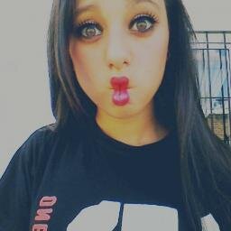 Me llamo Ailen , me gusta cantar :) es una de las cosas que mas me gusta hacer , hago Jazz , AMO ONE DIRECTION y mi sueño es conocerlos y ser cantante :D
