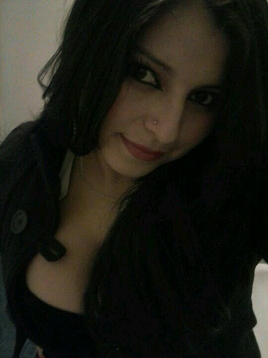 angee_rulis's profile picture. veinteañera ,estudiante ,amante de la vida y las frutillas.