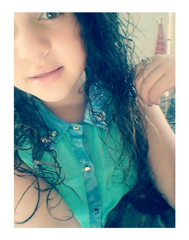 Follow me I follow back ! :* (: DIRECTIONER && ARIANATOR ♥∞