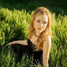 Official FAN CLUB for Singer/Songwriter and vocal icon Lara Johnston!! She's comin at you!