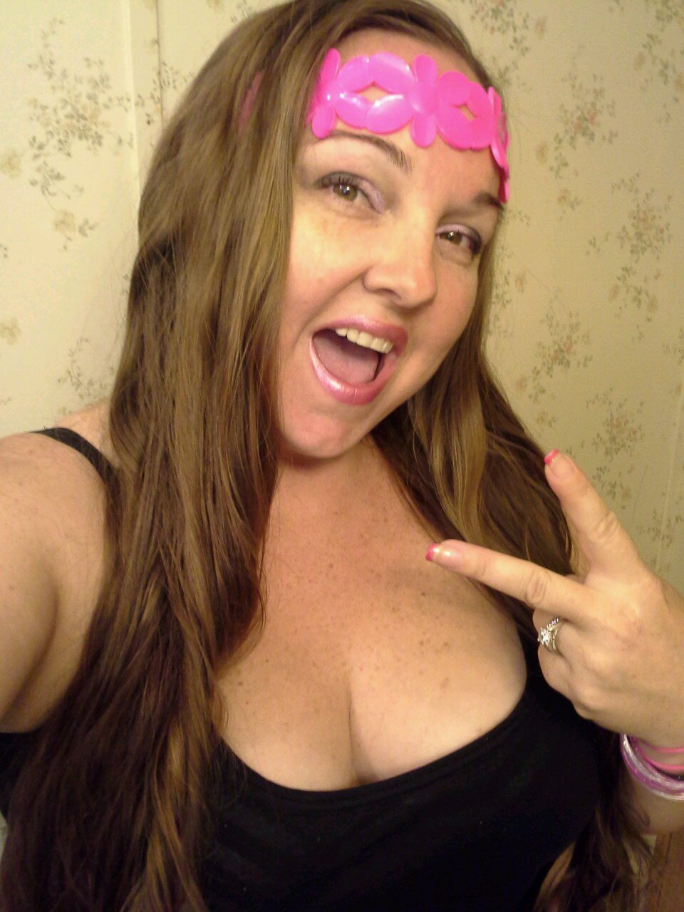 RynosWifey's profile picture. Just a girl loving life one day at a time.