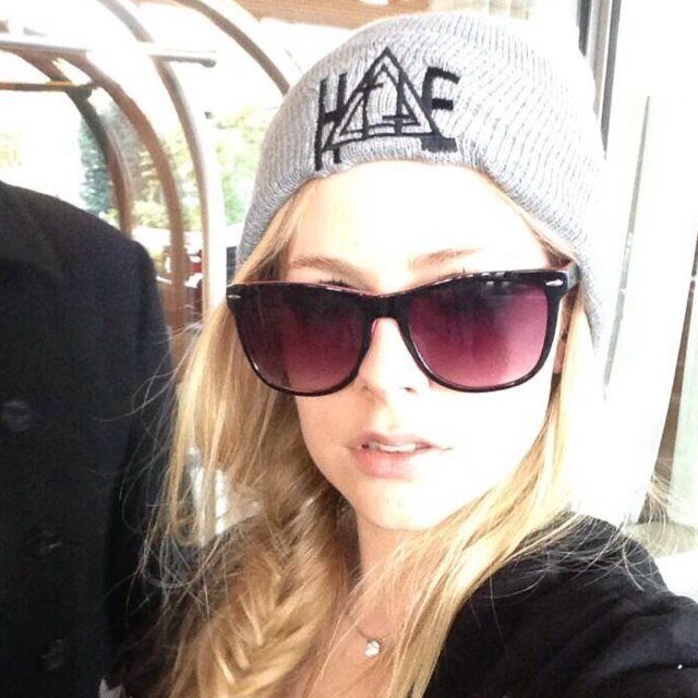 Bitch Avril is here // I'm 19 // Rock N Roll // {#Single/RP} // I'm the mother fucking prinsses