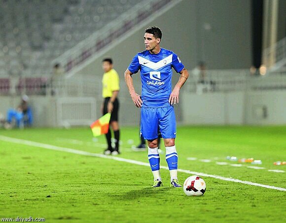 عاشق ومجنون بحب الهلال