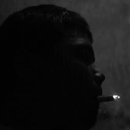 pejalan kaki yg sepi... sering nyungsep tapi tetap dilakoni karena Gusti Pangeran kan ngaak pernah bobo...