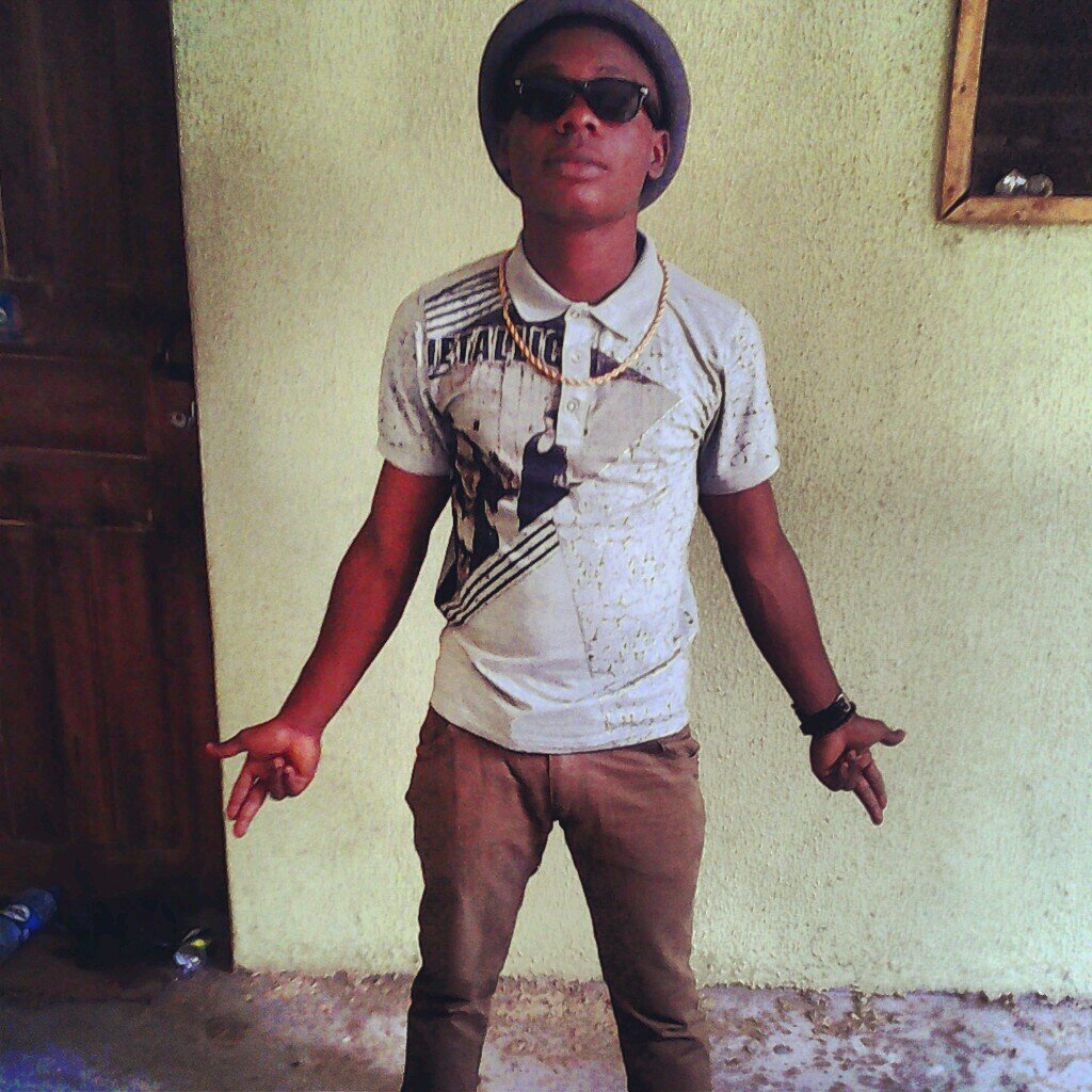 jxt ff me nd i will surely ff bak!!!#team tundey #team lautech #team Geeez #dope money#yaga©°°°°…