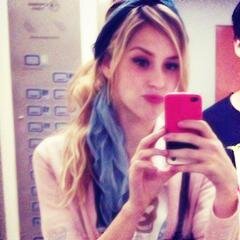 SophThur_'s profile picture. desativado