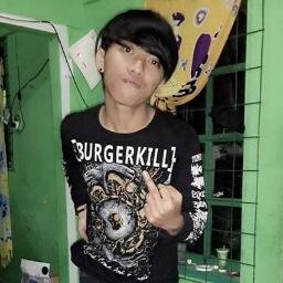 Resapi jiwaku yang kau anggap aku bencana , selami diriku yang kau pandang suram , jangan pernah kau anggap aku sampah , AKAN KU TUJUKAN TAJAM TARINGKU !