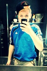 Waarom kijk je naar mijn bio. Volg me gewoon. Mvg // Follow bro @L0C0MOTIEF