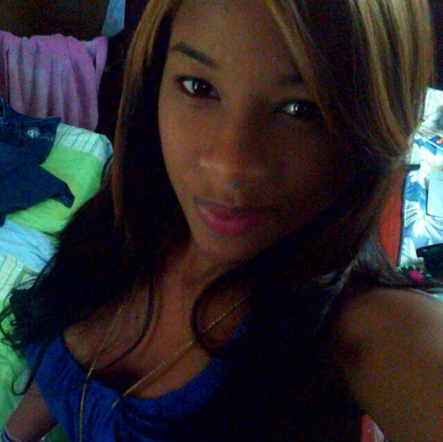 I ιουξ☺is ϱ я о о м♥ @dj_edward19                     β ƒ ƒ :→  @Alex_privon                                         Amo la vida aunque me de duros golpes☺!!!!!