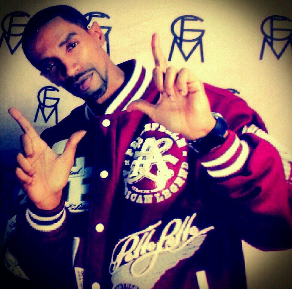 The Notorious NUTT A.k.a. #Rackavelli...Founder of #LoudLyfeEnt Confounder #FlyinHighEnt. #CashKushSexxx  http://t.co/qt0scDJKBh…