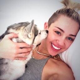 Ninguém precisa ser perfeito..apenas seja você mesma!
#Smiler #Lovatic =]