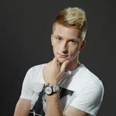 follow me = fallow back! I'm borussen! BVB I'm belieber and directioner!