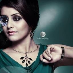 Well....am an actress....dancer....and a girl wit full f dreamzz....