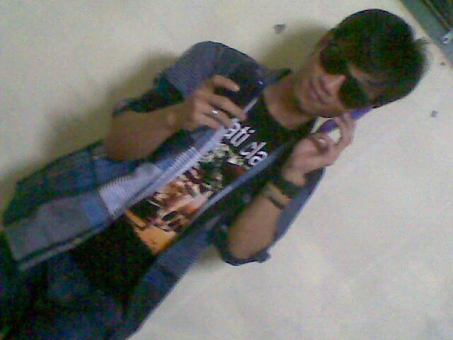 devolab's profile picture. Futsal main bola n main musikk