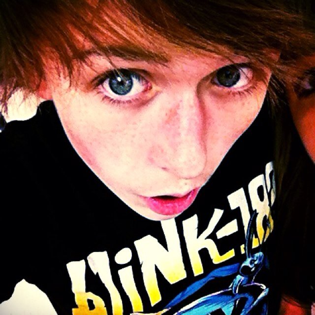 Hai c:. I see you have stumbled upon my twitter :3. Why don't you go ahead and follow me while I get the tea c: