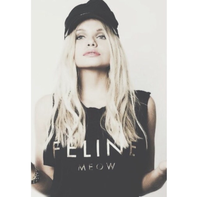 alli simpson • 16 • single