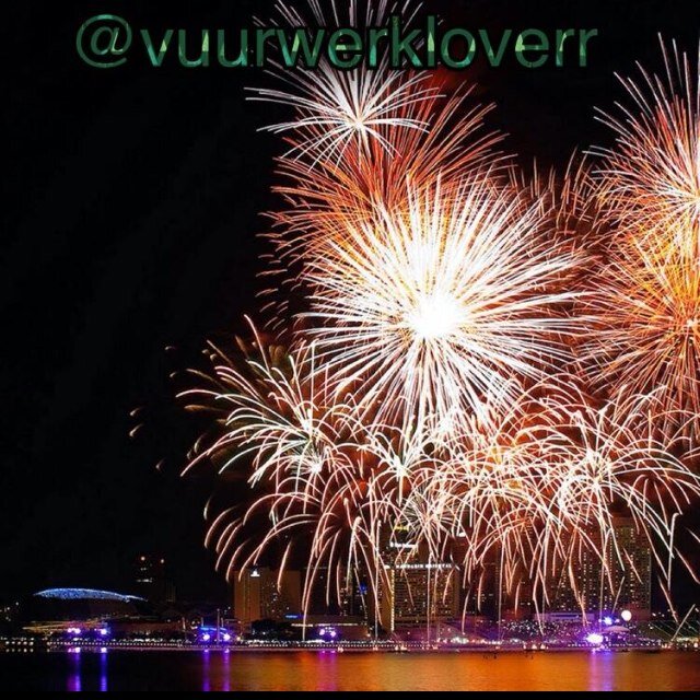 NF=NFB. Leuke plaatjes van vuurwerk