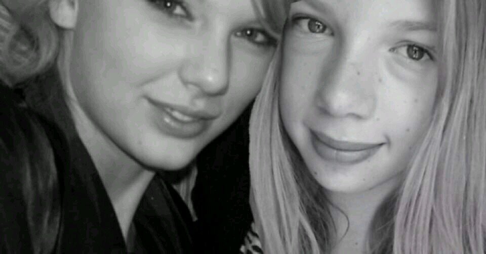 Hey, it's me! leave a message, make it hot! Better than revenge-Taylor Swift | BTW, ik zit nooit op twitter, volg me op insta