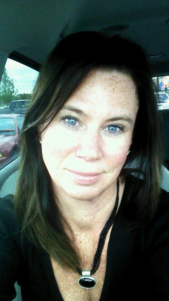 RJHomemaker's profile picture. Smiling is my favorite.