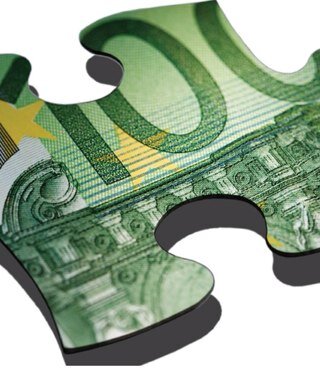 Foreign Exchange (F.X.) Risk Management Consultant who helps business and personal clients save £0,000's on currency exposures.