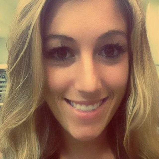 stephieee_xo's profile picture. 