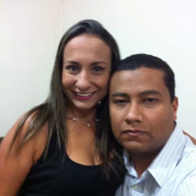 Pareja de Bogota Ella 29 bi el 32 hetero interesados en parejas  especialmente en mujeres bi o lesbianas, pues a ella le encantan las niñas y es lo que prefiere