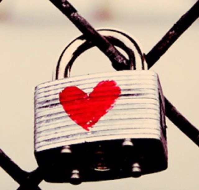 NF = FB Liefde is net een boek, Spannend en Opwindend en soms uit maar soms ook niet