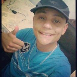 O emia é MEU, então não chega perto dele, não chama ele de amor, e não fica de graçinha com ele u_u sou muito ciumenta . eu te amo emia. @pliincesinhaa_ aqqi  ♥