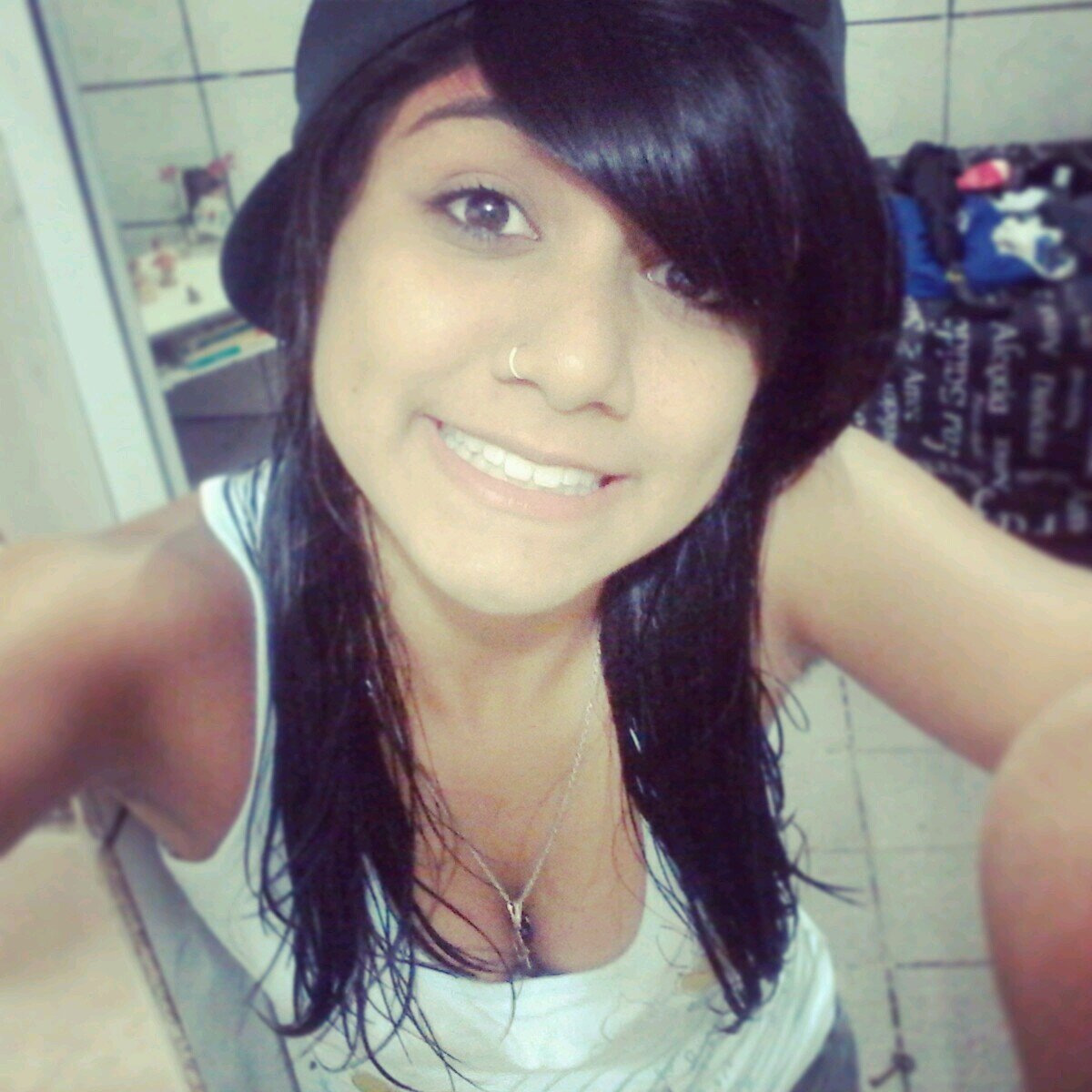 Em cada noite descobrir um motivo razoável para acorda amanhã .