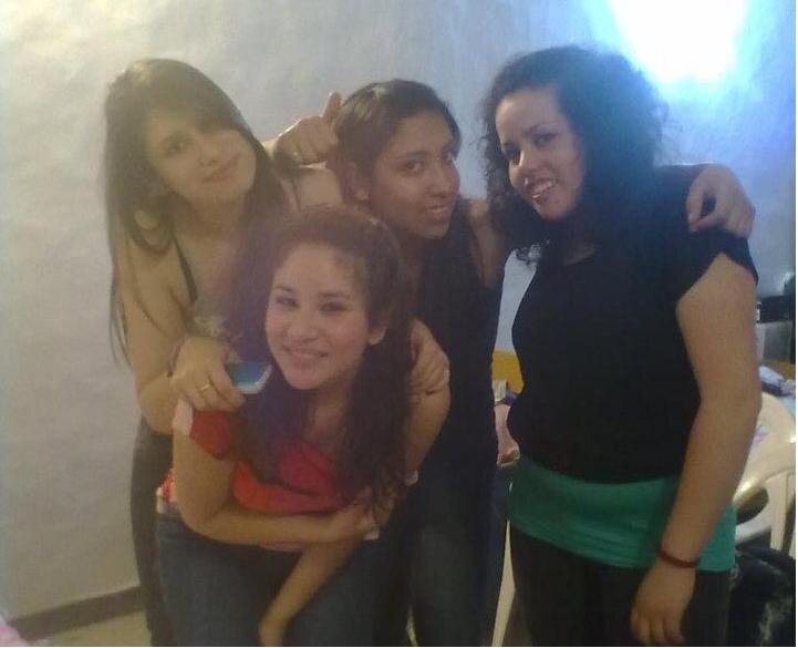 Soy una chica normal en busca de la felicidad!! :3