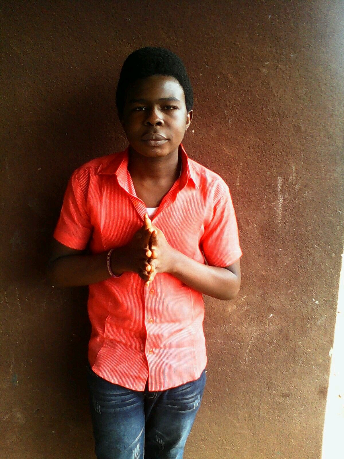 Romeoviz's profile picture. Buzzzzzzzz