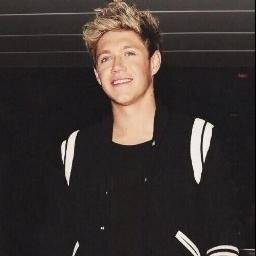 im Niall, im in one direction. i sing and play an instrument with 6 strings on it ! *parody*