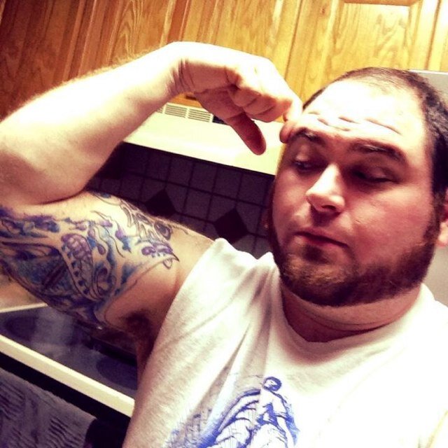 im matt, 35, living in Tennessee , pretty awesome guy, love cars and fast stuff, southern guy