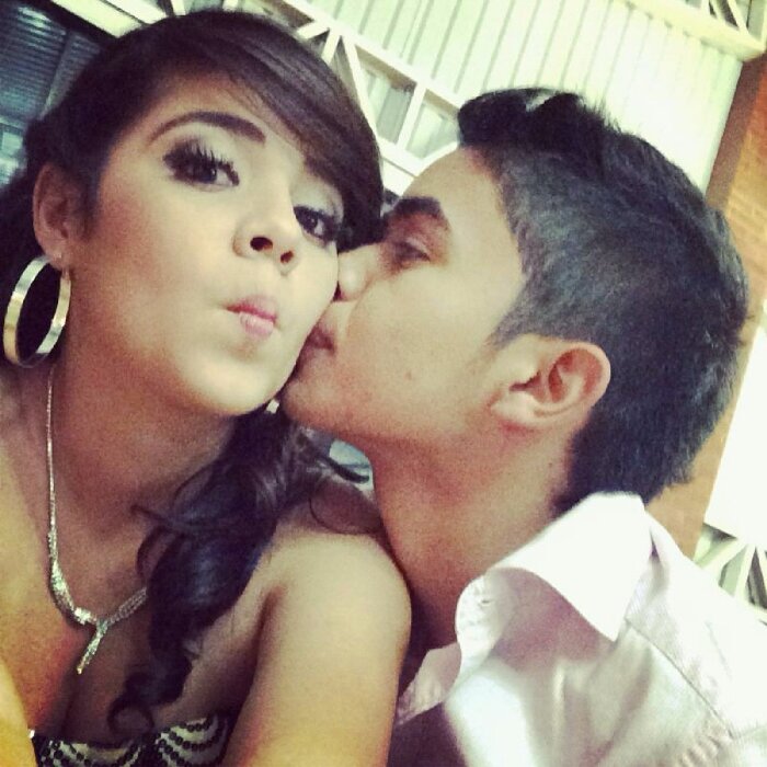 La quiero mi novia hermosa, gracias por ser la mejor novia de este mundo. siempre juntos mi amor perfecto att: su novio