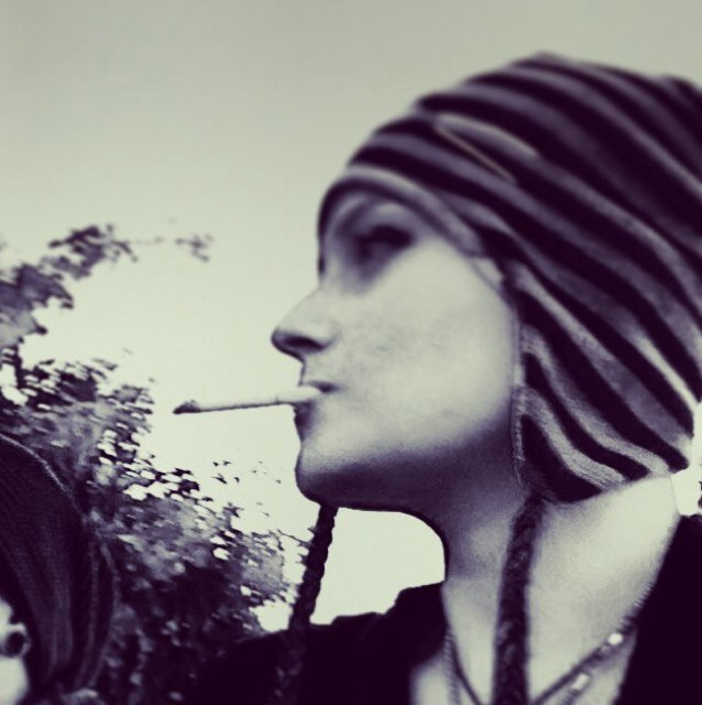 ApterousBirdy's profile picture. Break the chains & fly free--- unless you want to be anchored drowning--- & drown with me.