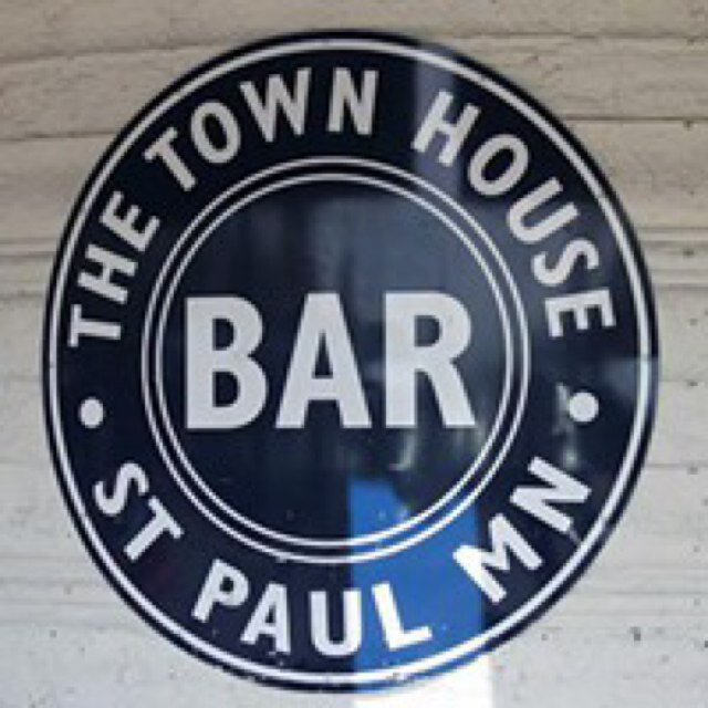 GLBTQ BAR
Drag queen and king shows, DJs, live music, karaoke #stpaul #gaybar #gay #dragqueen #dragking