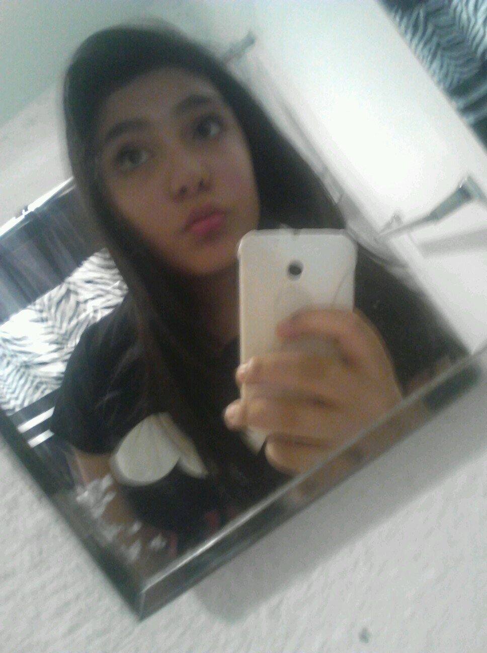 follow me i will follow u love my life *yolo* keepcalmandlovedestiny   kik : keepcalmandlovedestiny