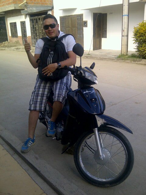 cristianpuent12's profile picture. Whatsapp 3183774346