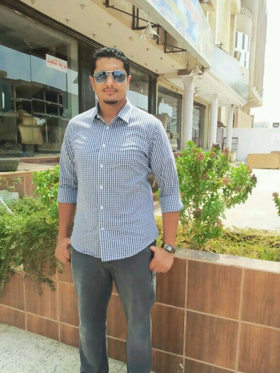لست افضل من احد ولا اقل من احد ولست كاحد حسب تعاملك اعاملك :-)