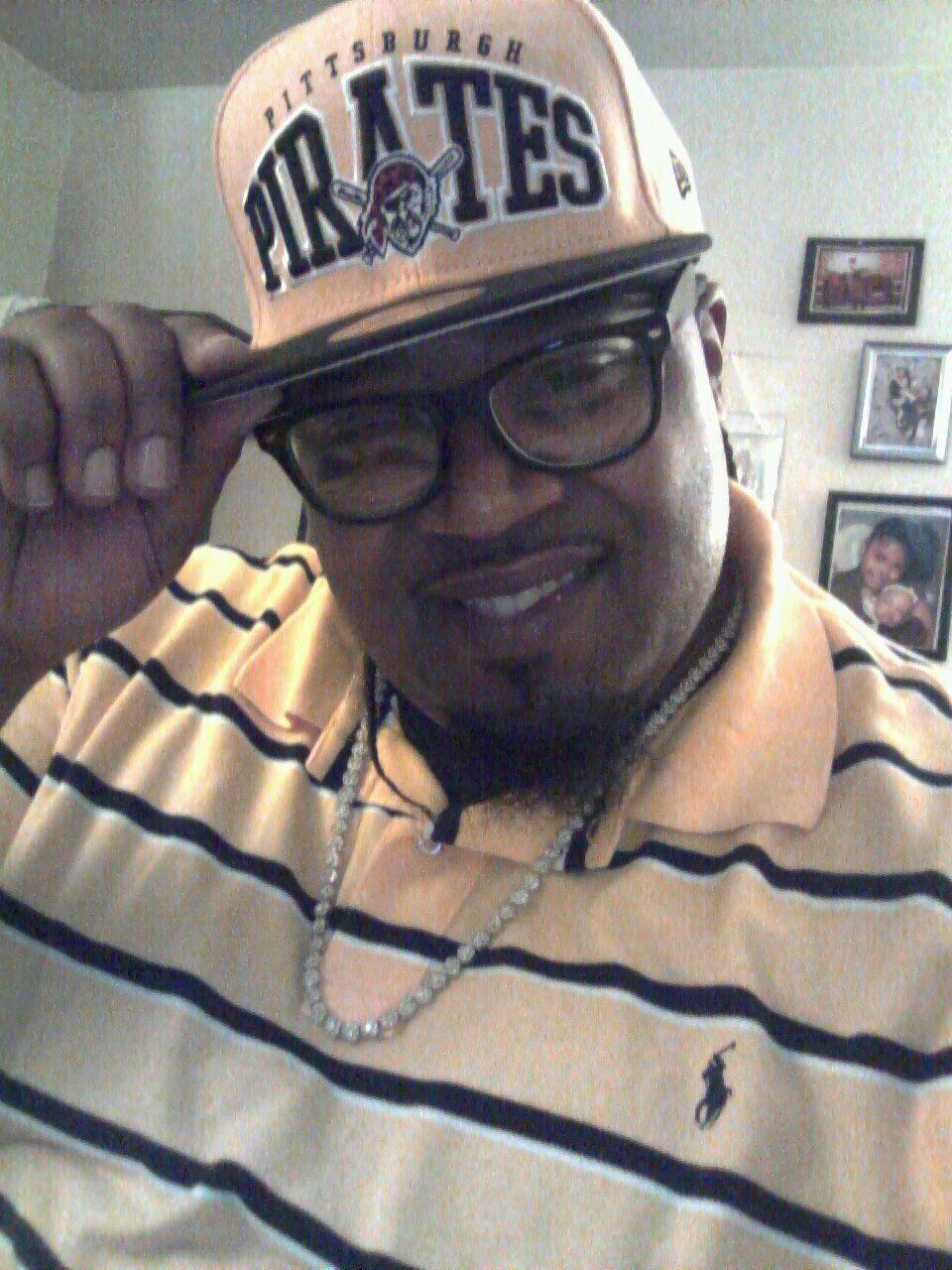 Try'n to hide a dolla r two ...... instagram @swolkutz