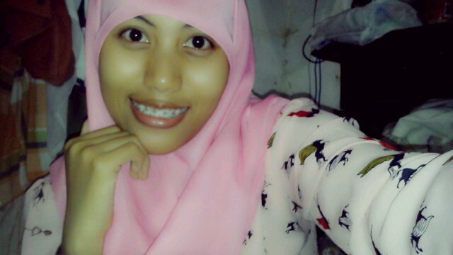 Dewi puspitasari|15 Desember 1995|SMAN 1 Bangkalan|♥HDT